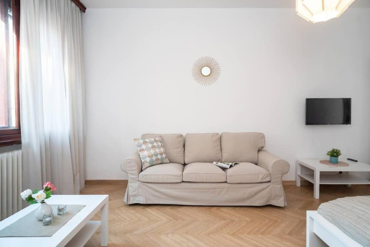 Convenient Apartment In The Heart Of Downtown بودابست المظهر الخارجي الصورة